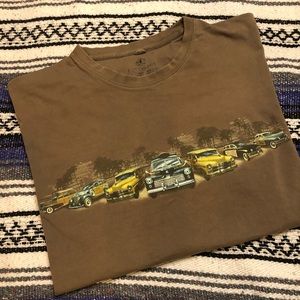 Vintage brown t-shirt with old car graphics on the front!